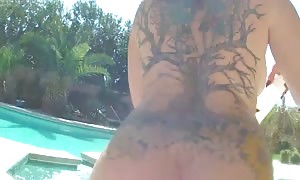 newbie gf get torn up at the pool
