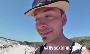 Strandschlampe am Strand  von Es Trenc anal gefickt